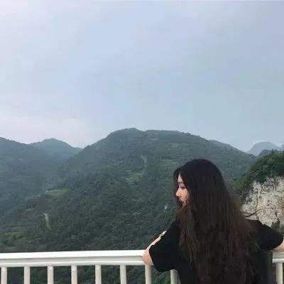现货黄金涨超1%，报4459.60美元/盎司